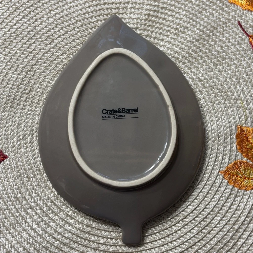 Crate & Barrel Leaf Shaped Appetizer Plates Fall Holiday Thanksgiving Set of 4